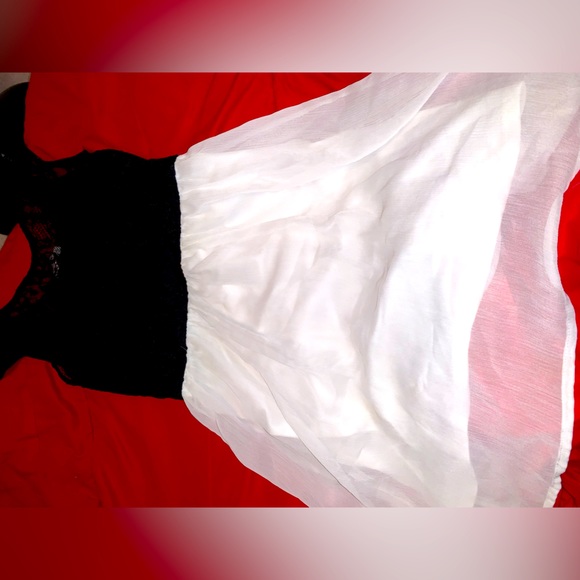 Black and white dress - Picture 1 of 2